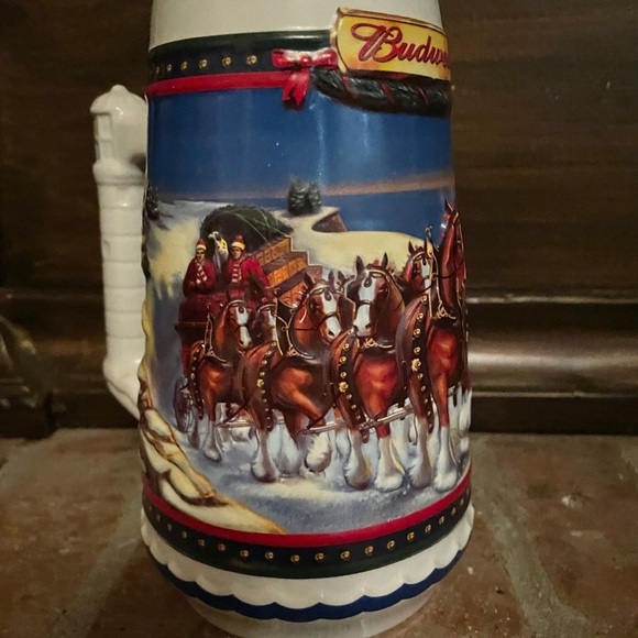 Vintage Budweiser Holiday Beer Steins 9 total. 1991, 1993, 1997-1999, 2001-2004 - Picture 4 of 10